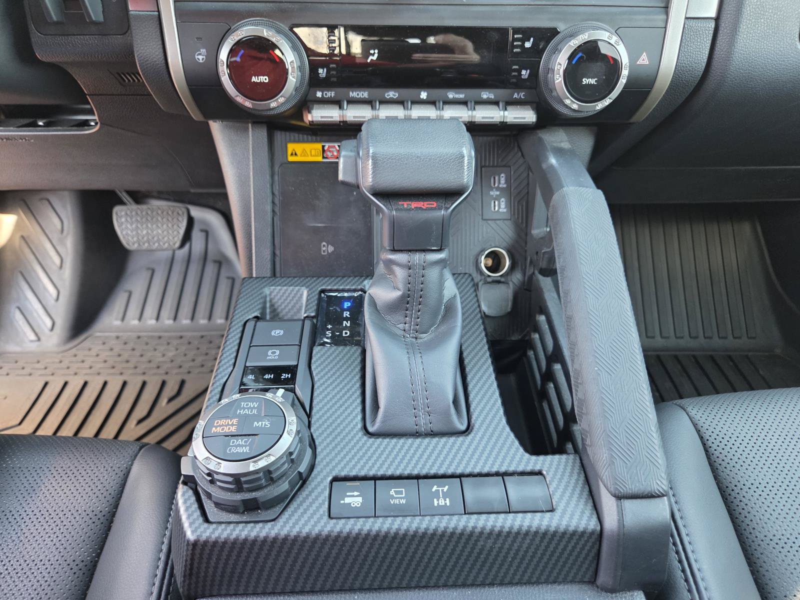 Used 2024 Toyota Tacoma TRD Off-Road w/ TRD Off Road Premium Package AWD/4WD image 26