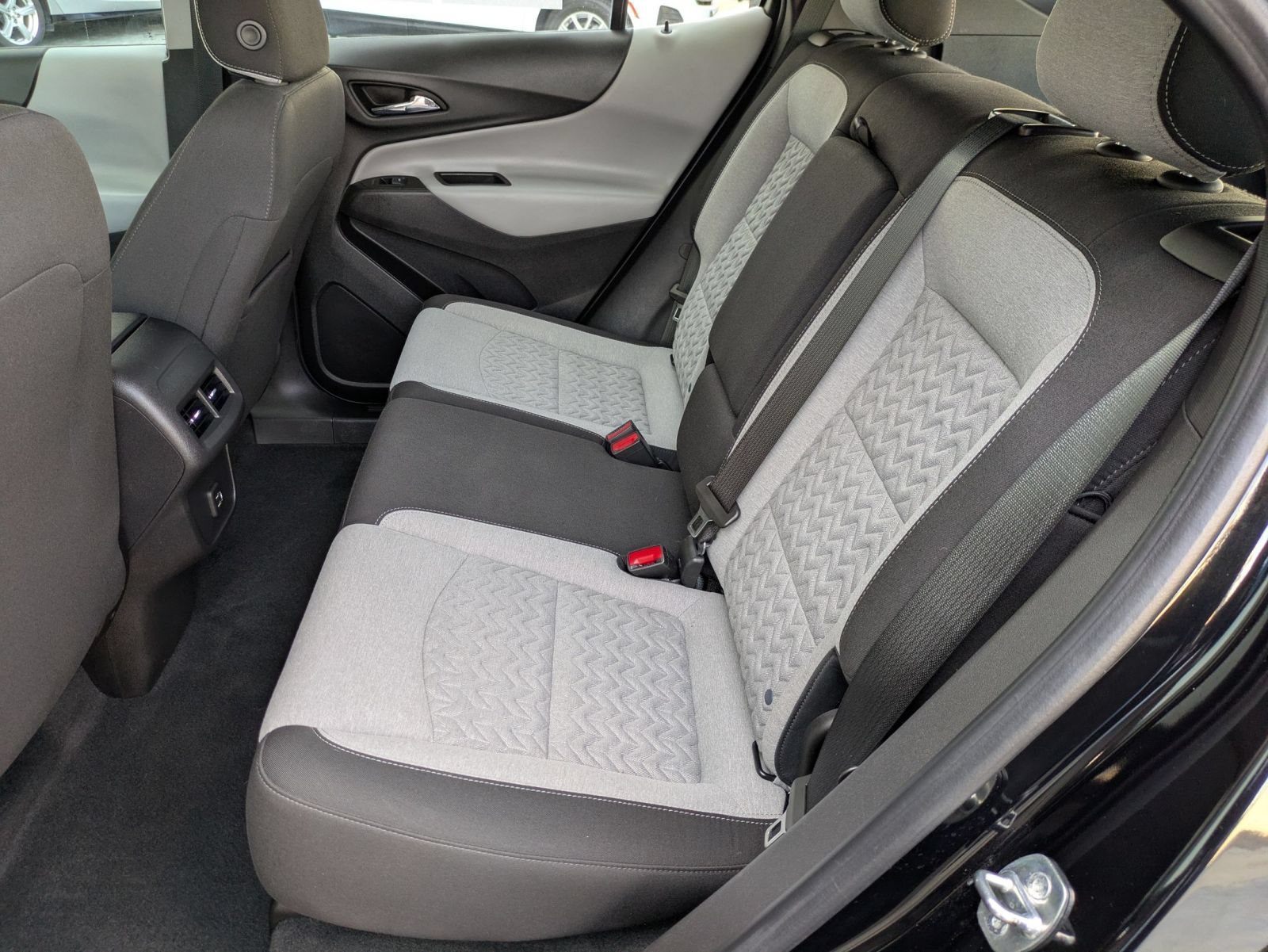 Used 2023 Chevrolet Equinox LS FWD image 24
