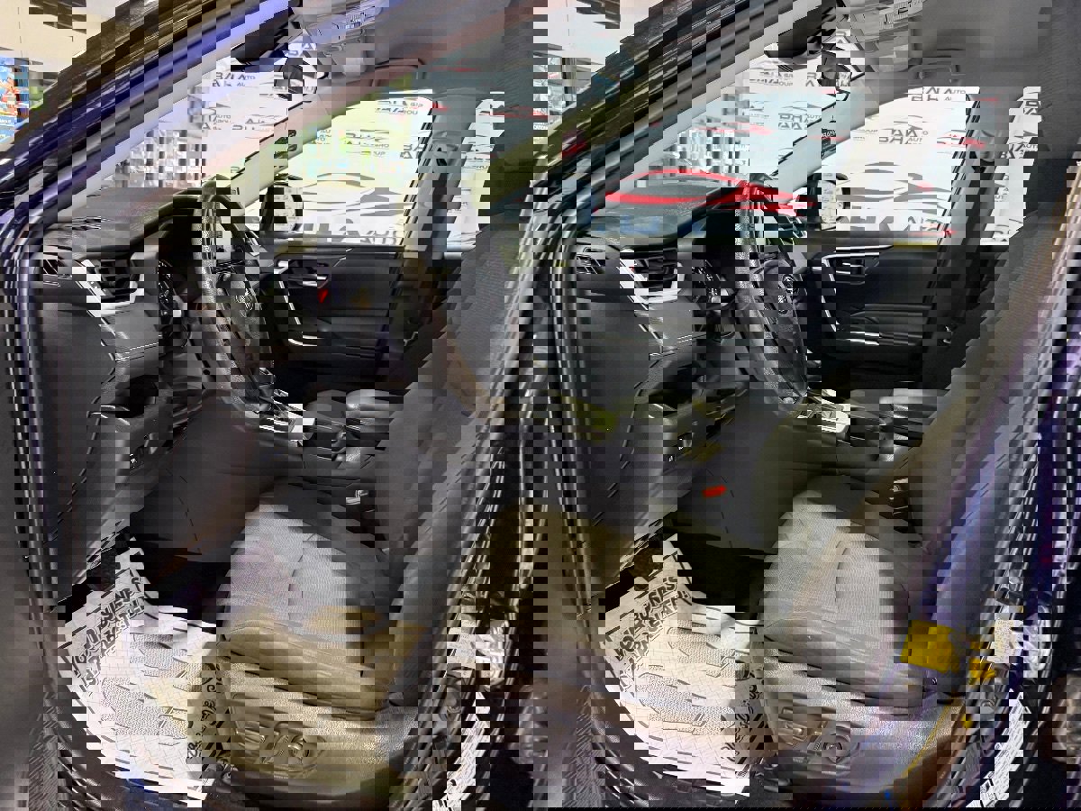 Used 2022 Toyota RAV4 XLE image 34