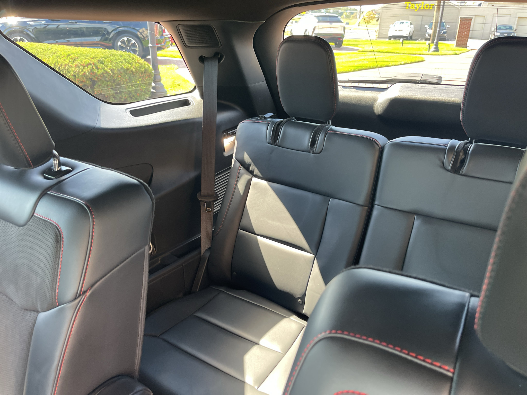 Used 2025 Ford Explorer ST AWD/4WD image 29