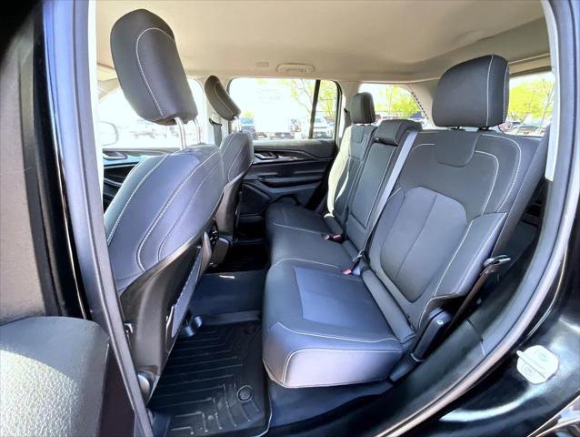 Certified 2023 Jeep Grand Cherokee Laredo AWD/4WD image 20