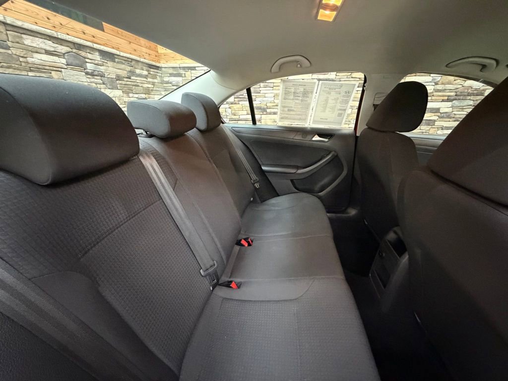 Used 2015 Volkswagen Jetta S image 30