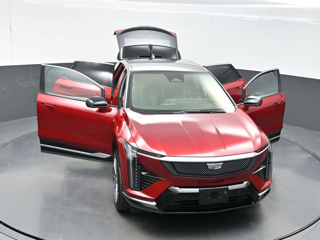 New 2027 Cadillac Optiq Premium Luxury w/ LPO, Floor Liner Package AWD/4WD image 39