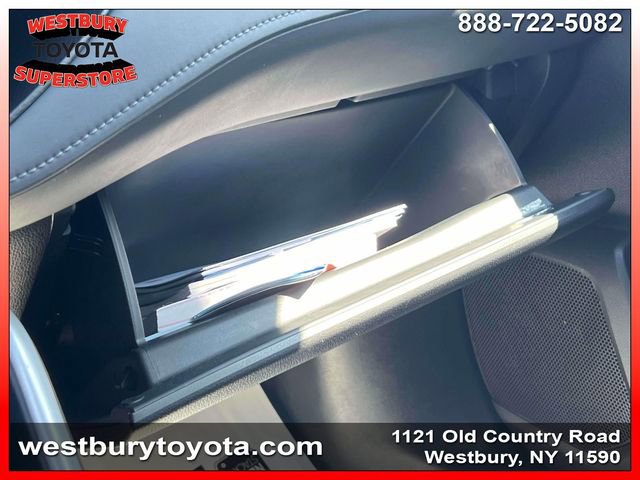 Used 2023 Toyota Highlander LE AWD/4WD image 32