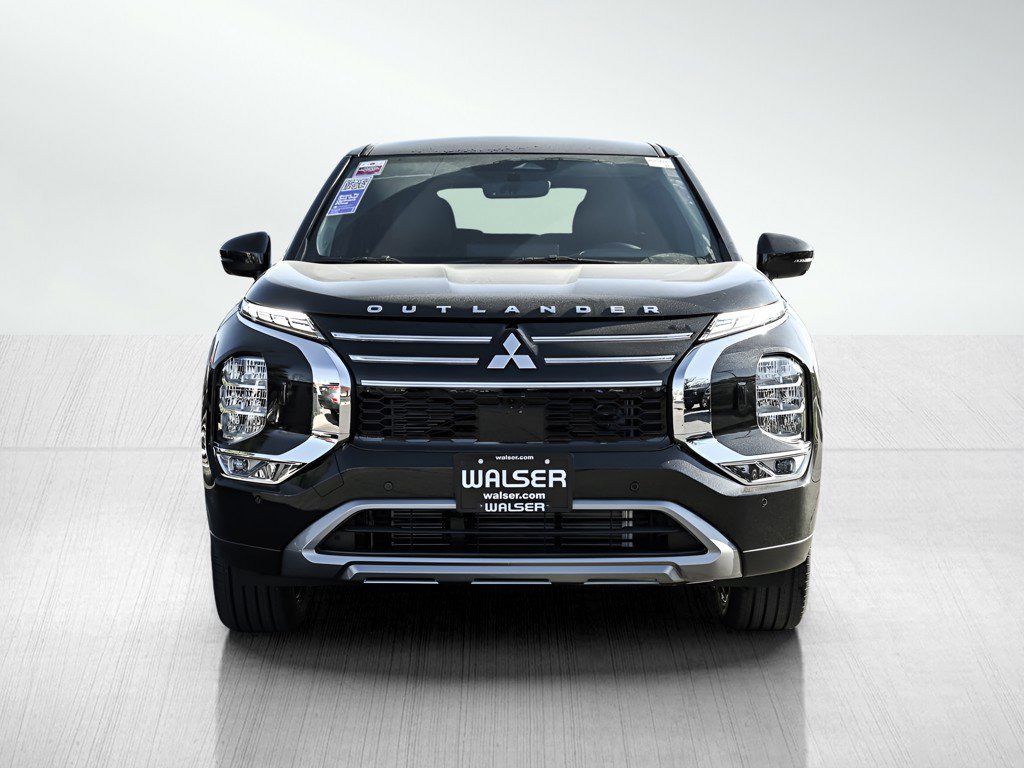 New 2025 Mitsubishi Outlander SE image 2