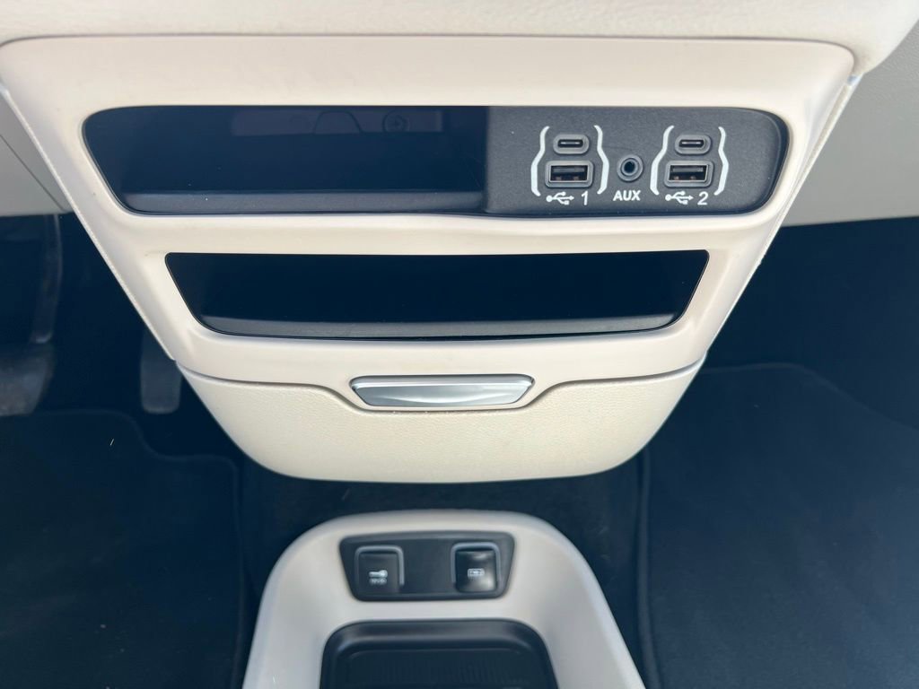 Used 2021 Chrysler Pacifica Touring-L w/ Premium & Safety Sphere Group AWD/4WD image 31