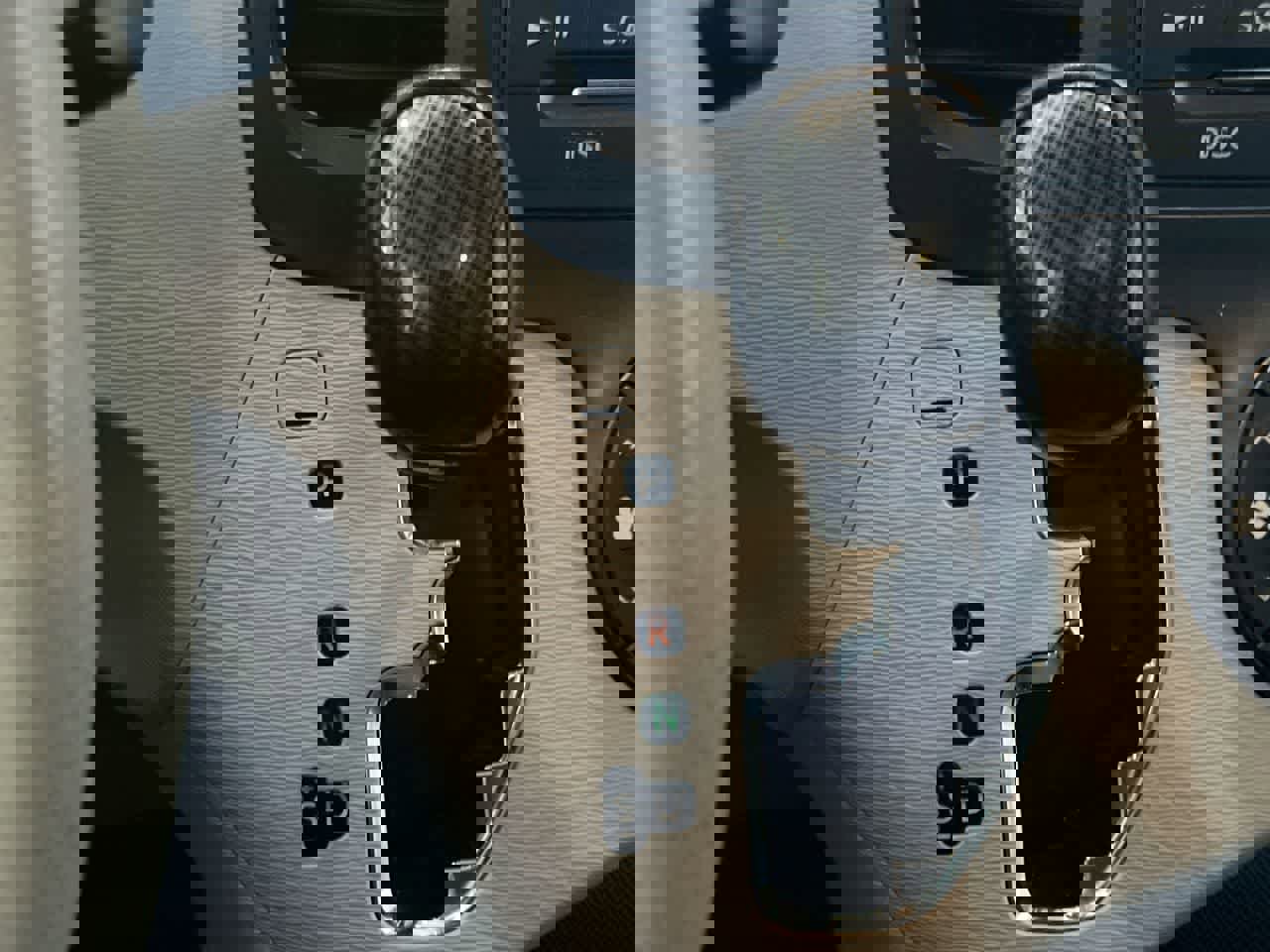 Used 2012 Toyota Sienna SE image 19