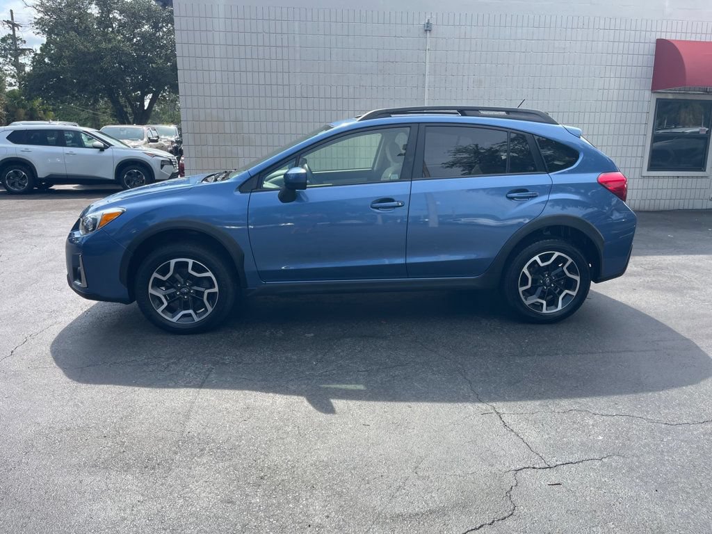 Used 2017 Subaru Crosstrek 2.0i Premium w/ Moonroof Package AWD/4WD image 2