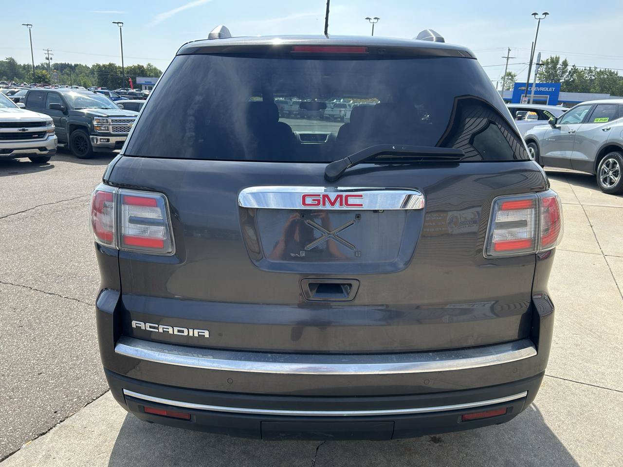 Used 2015 GMC Acadia SLE FWD image 6