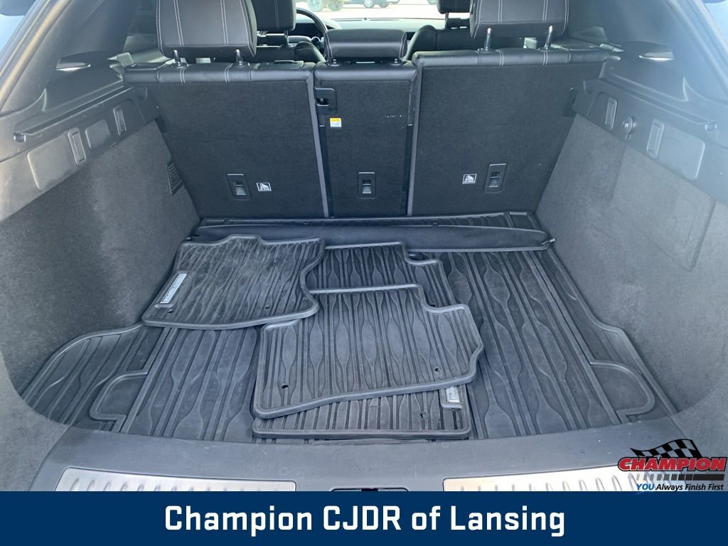 Used 2018 Land Rover Range Rover Velar R-Dynamic SE image 11