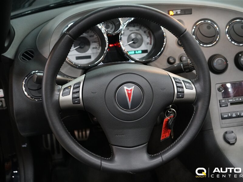 Used 2008 Pontiac Solstice GXP RWD image 19