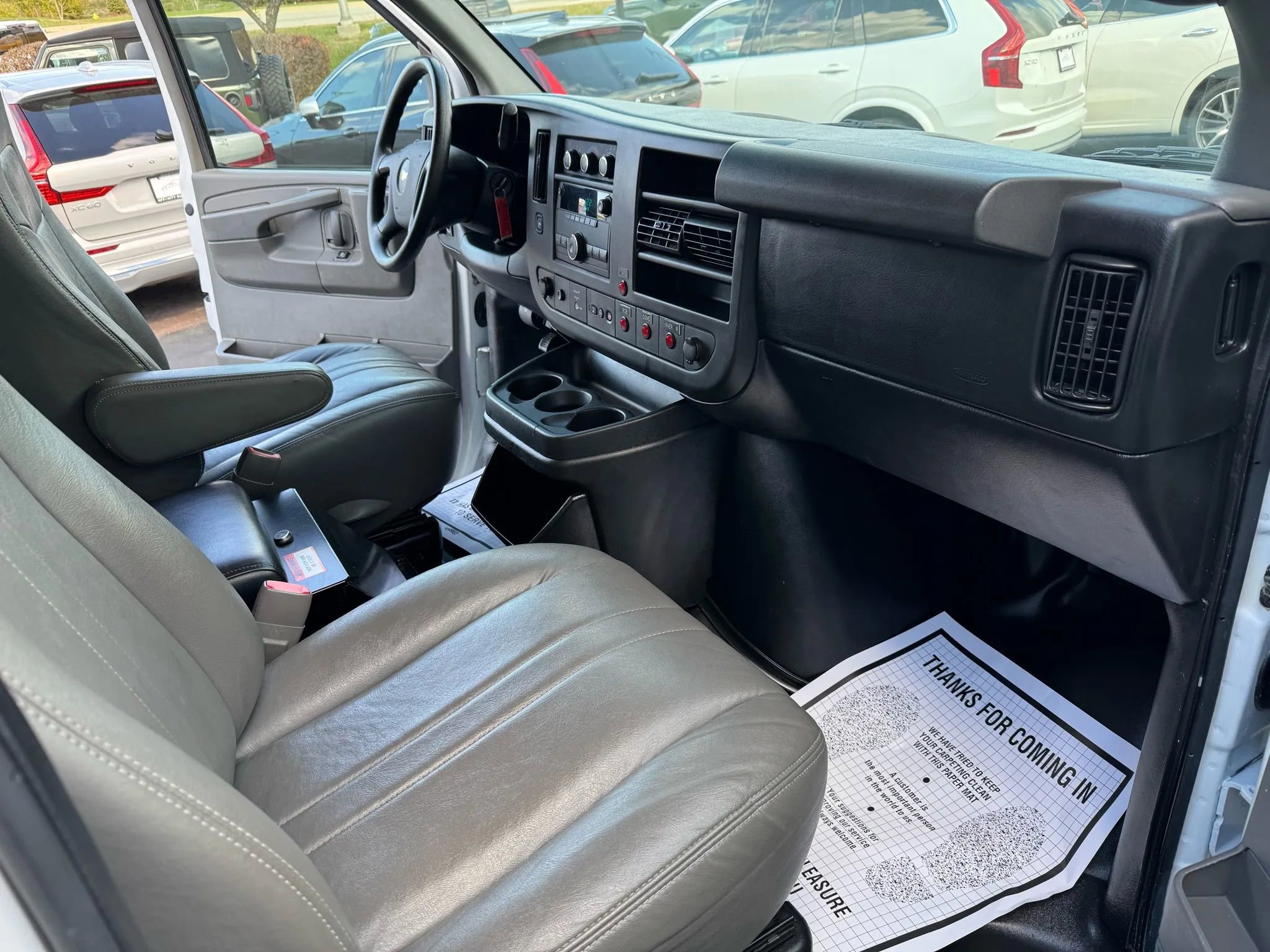 Used 2014 Chevrolet Express 2500 image 20