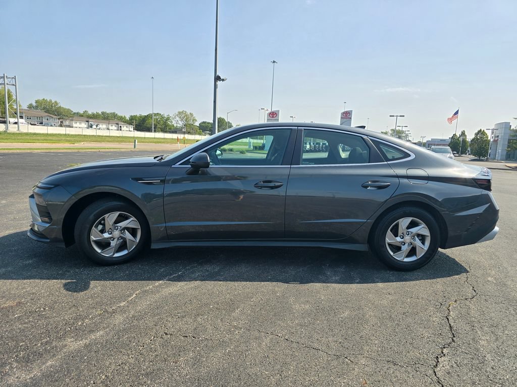 Used 2025 Hyundai Sonata SE FWD image 11