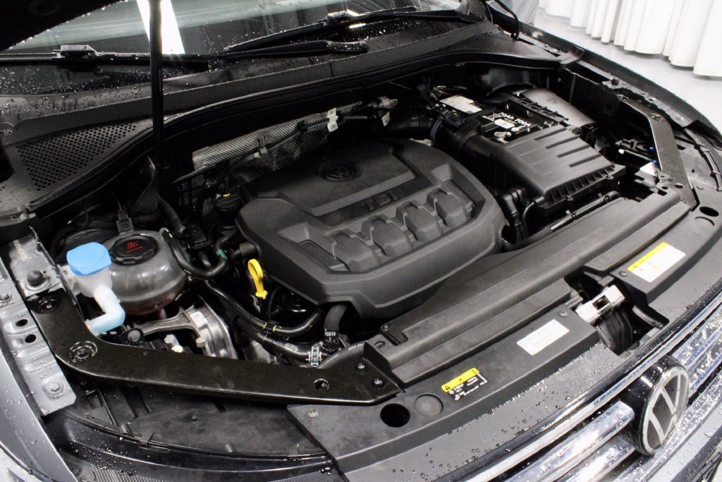 Used 2024 Volkswagen Tiguan SE FWD image 16