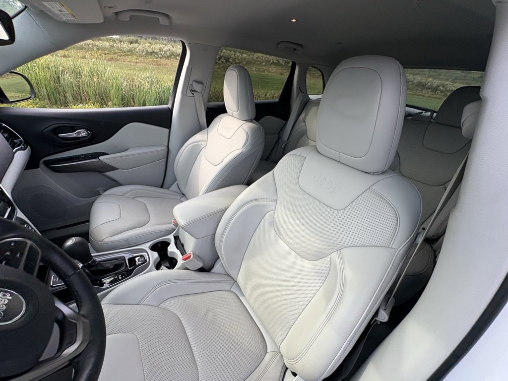 Used 2019 Jeep Cherokee Limited image 41