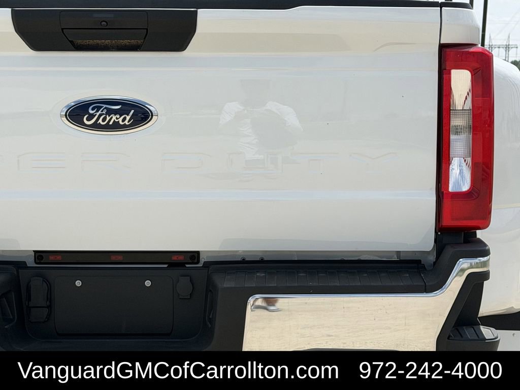 Used 2025 Ford F350 XLT w/ FX4 Off-Road Package AWD/4WD image 8