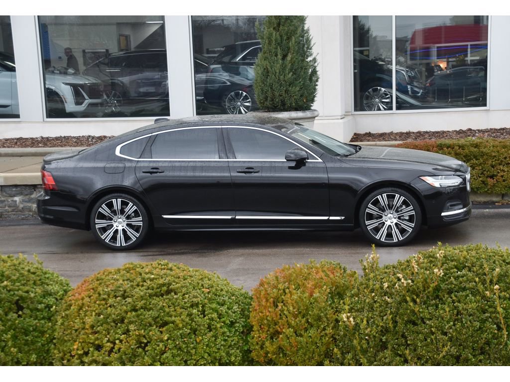 Certified 2025 Volvo S90 B6 Ultra image 3