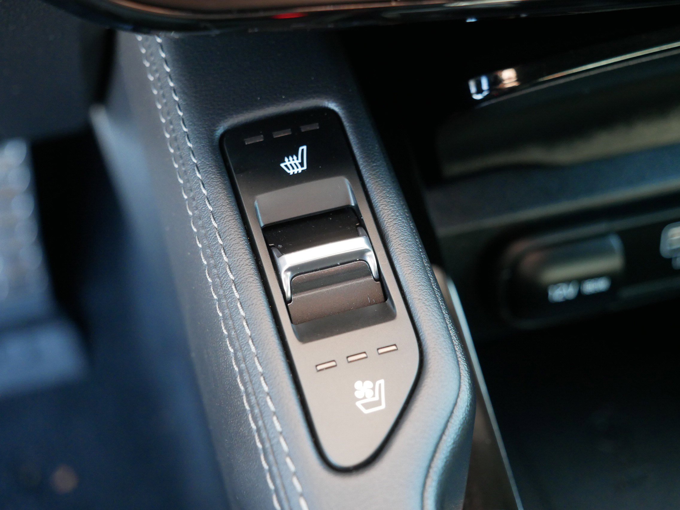 Certified 2023 Kia Telluride SX Prestige X-Pro AWD/4WD image 32