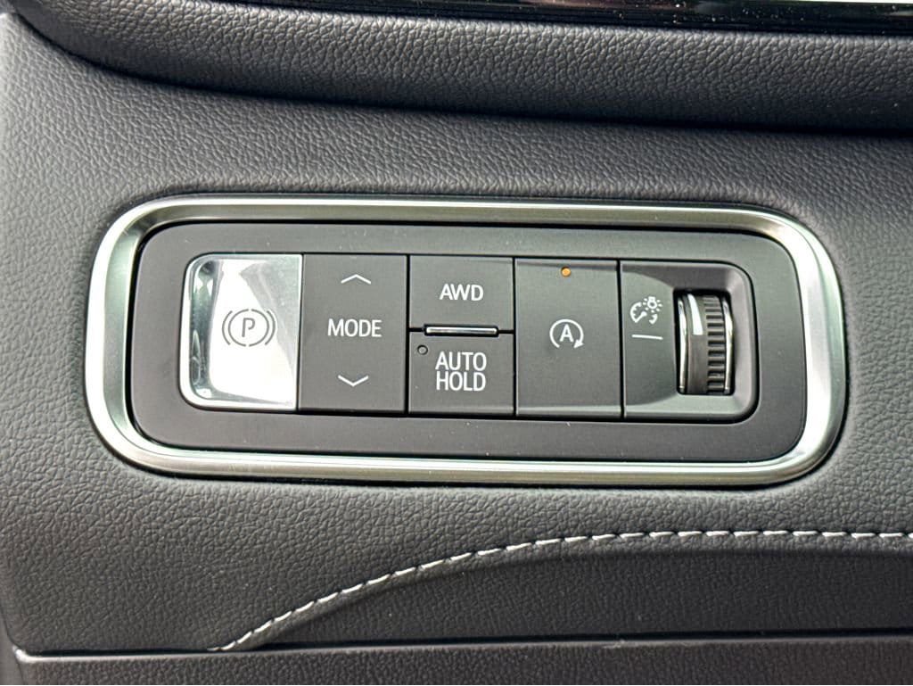 New 2026 Buick Enclave Avenir w/ Super Cruise Package AWD/4WD image 11