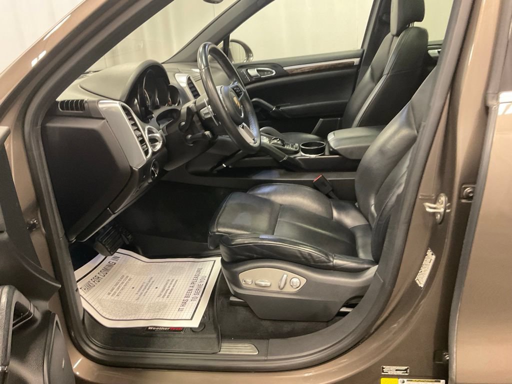 Used 2016 Porsche Cayenne AWD/4WD image 7