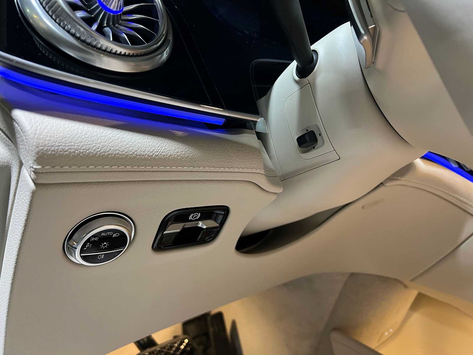 New 2026 Mercedes-Benz EQS 400 4MATIC SUV image 27