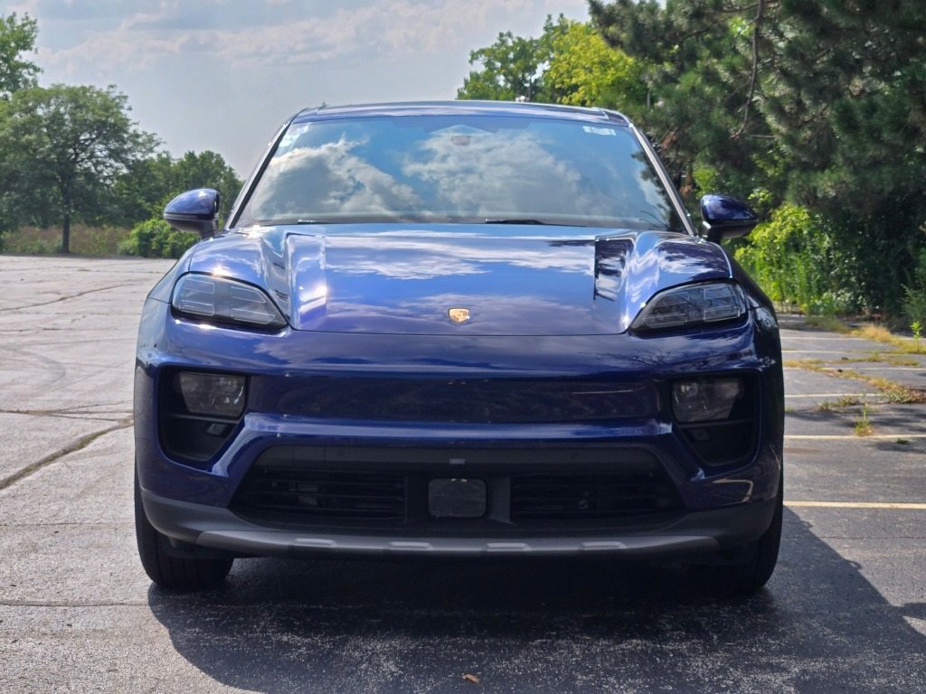 New 2025 Porsche Macan 4 Electric image 10