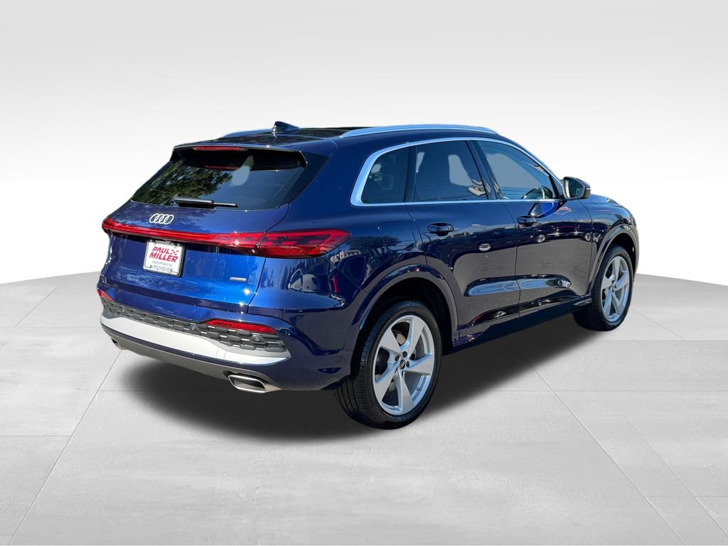 Used 2025 Audi Q5 Premium Plus w/ Premium Plus AWD/4WD image 9