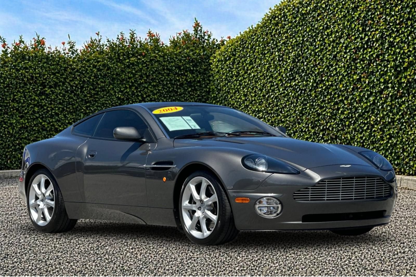 Used 2004 Aston Martin Vanquish RWD image 2