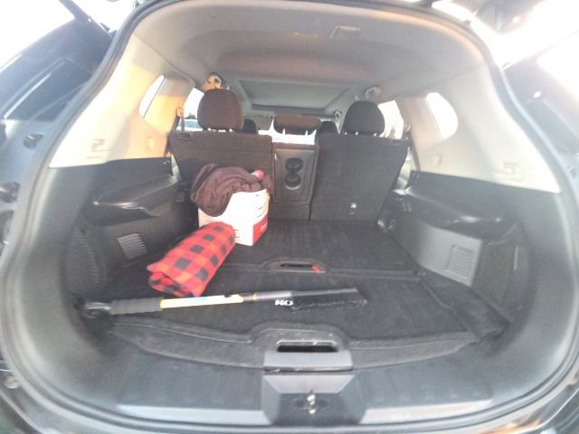 Used 2020 Nissan Rogue SV w/ Sun & Sound Touring Package image 11