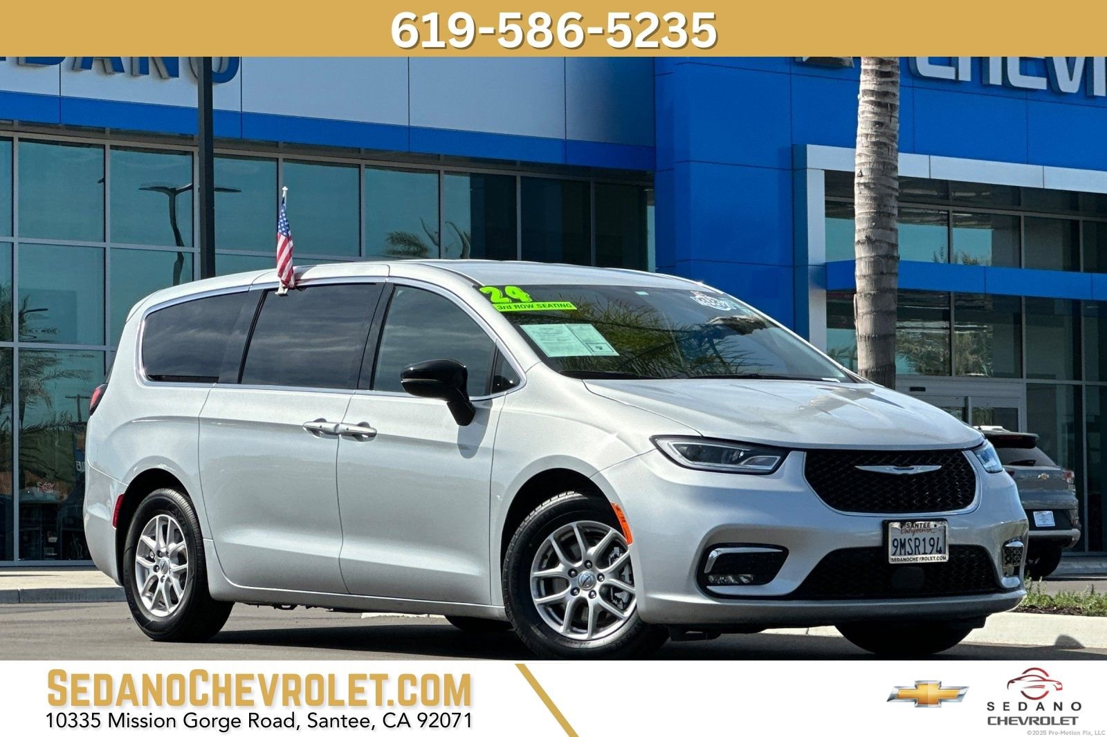 Used 2024 Chrysler Pacifica Touring