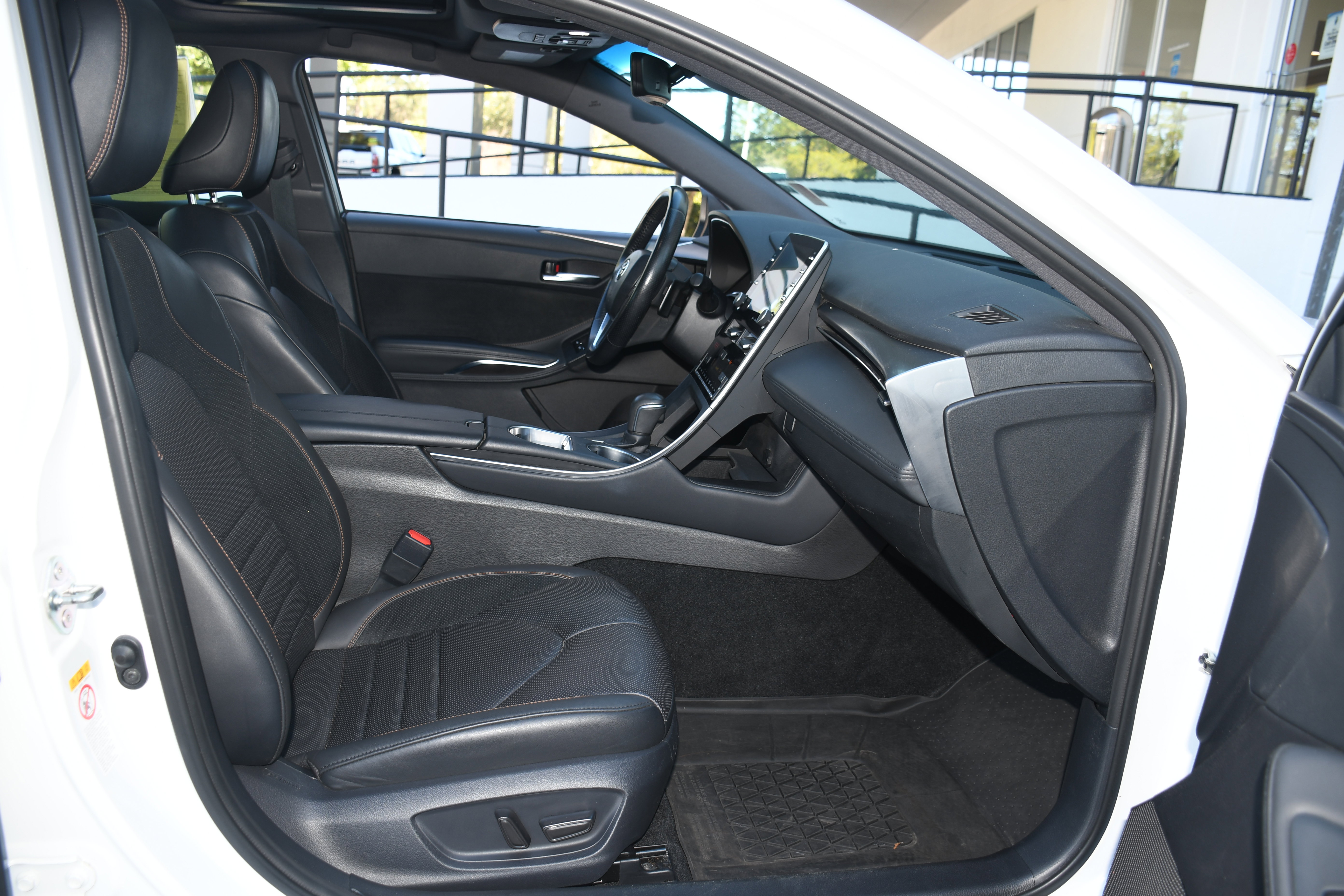 Used 2019 Toyota Avalon XSE image 21