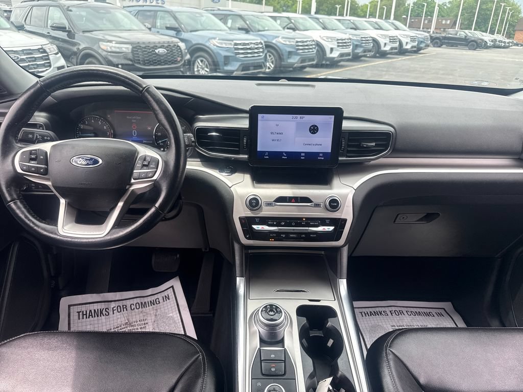 Used 2020 Ford Explorer XLT w/ Equipment Group 202A AWD/4WD image 19