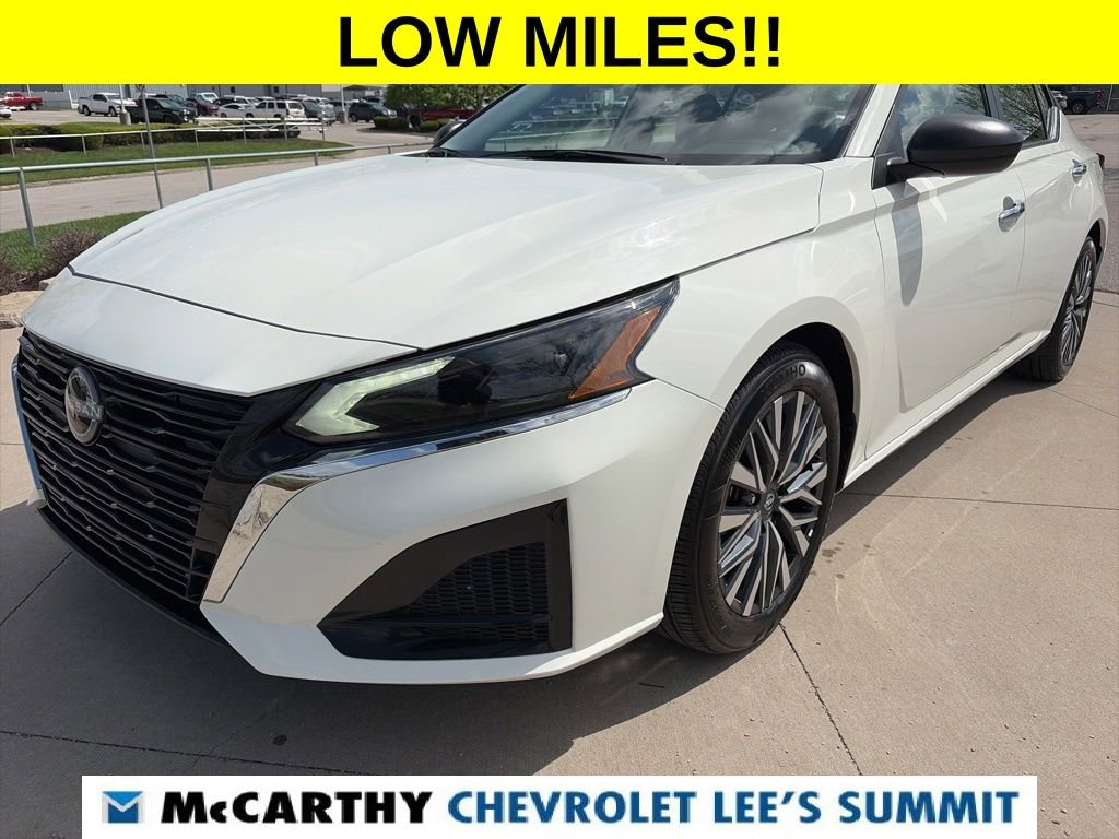 Used 2025 Nissan Altima 2.5 SV image 4