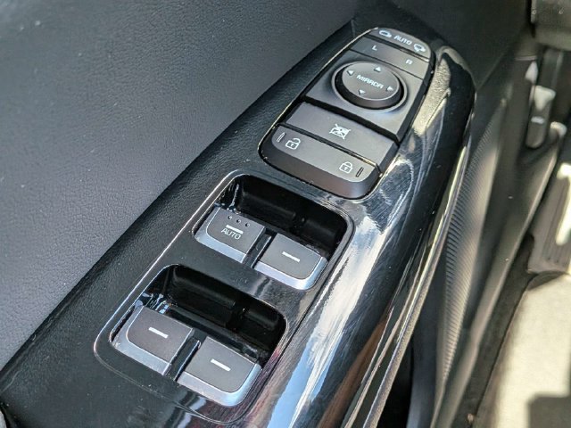 Used 2021 Kia Sportage EX FWD image 26