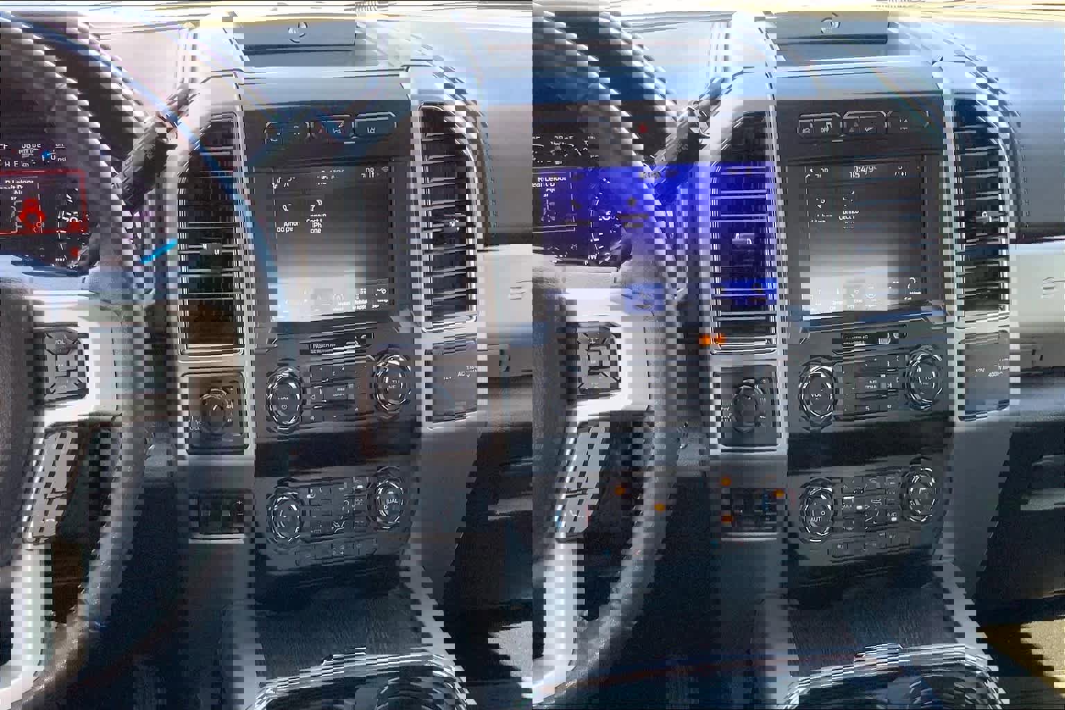 Used 2020 Ford F250 Lariat w/ Lariat Ultimate Package AWD/4WD image 7