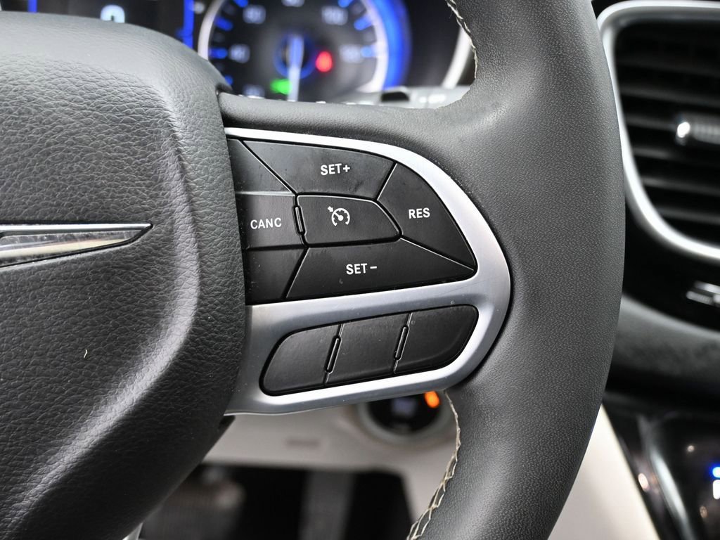 Used 2023 Chrysler Voyager LX image 20