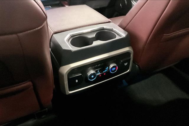 Used 2024 Ford Expedition Limited image 10