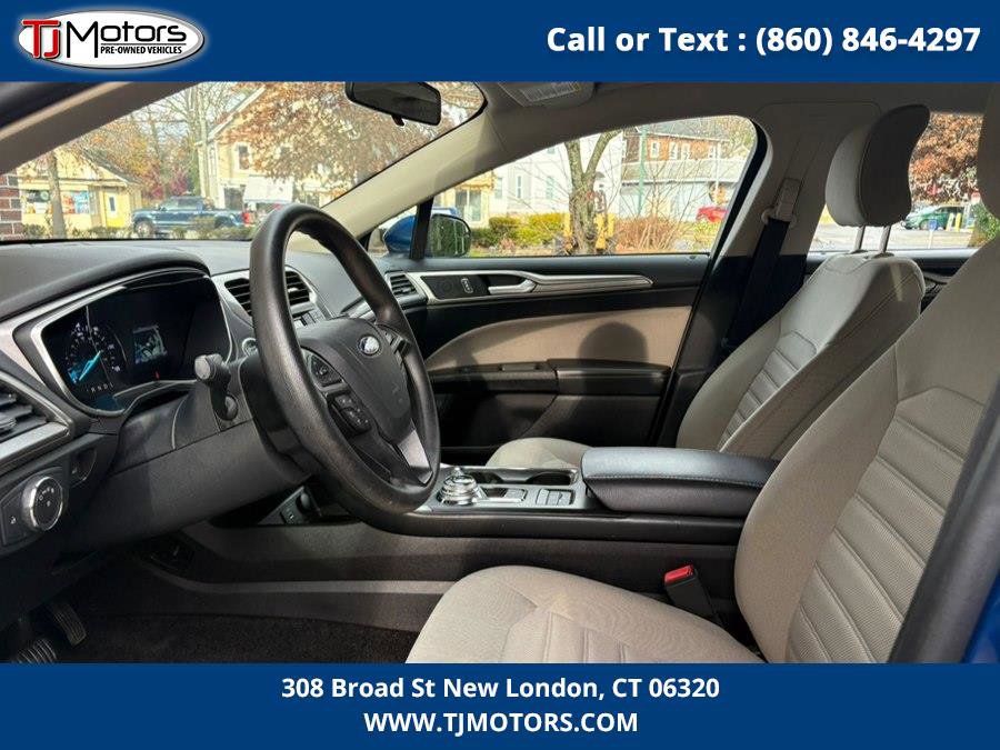 Used 2018 Ford Fusion S image 15