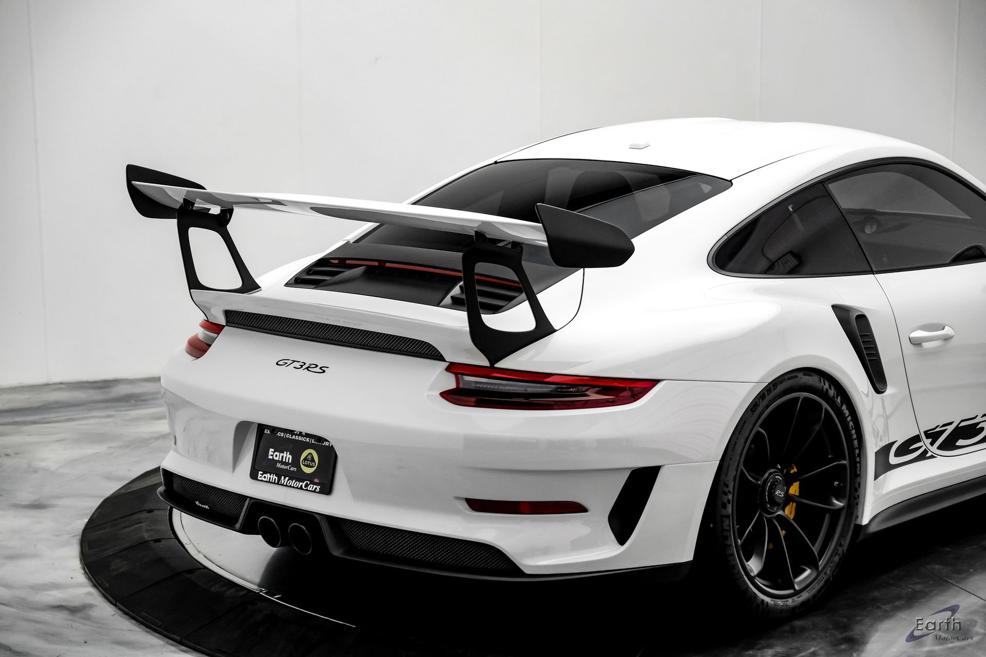 Used 2019 Porsche 911 GT3 RS RWD image 23