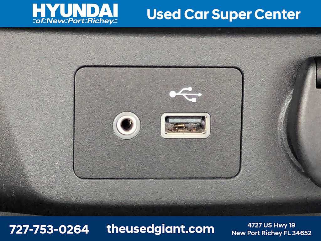 Used 2018 Nissan Rogue SV w/ Premium Package FWD image 27