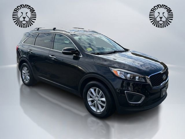 Used 2017 Kia Sorento LX image 3