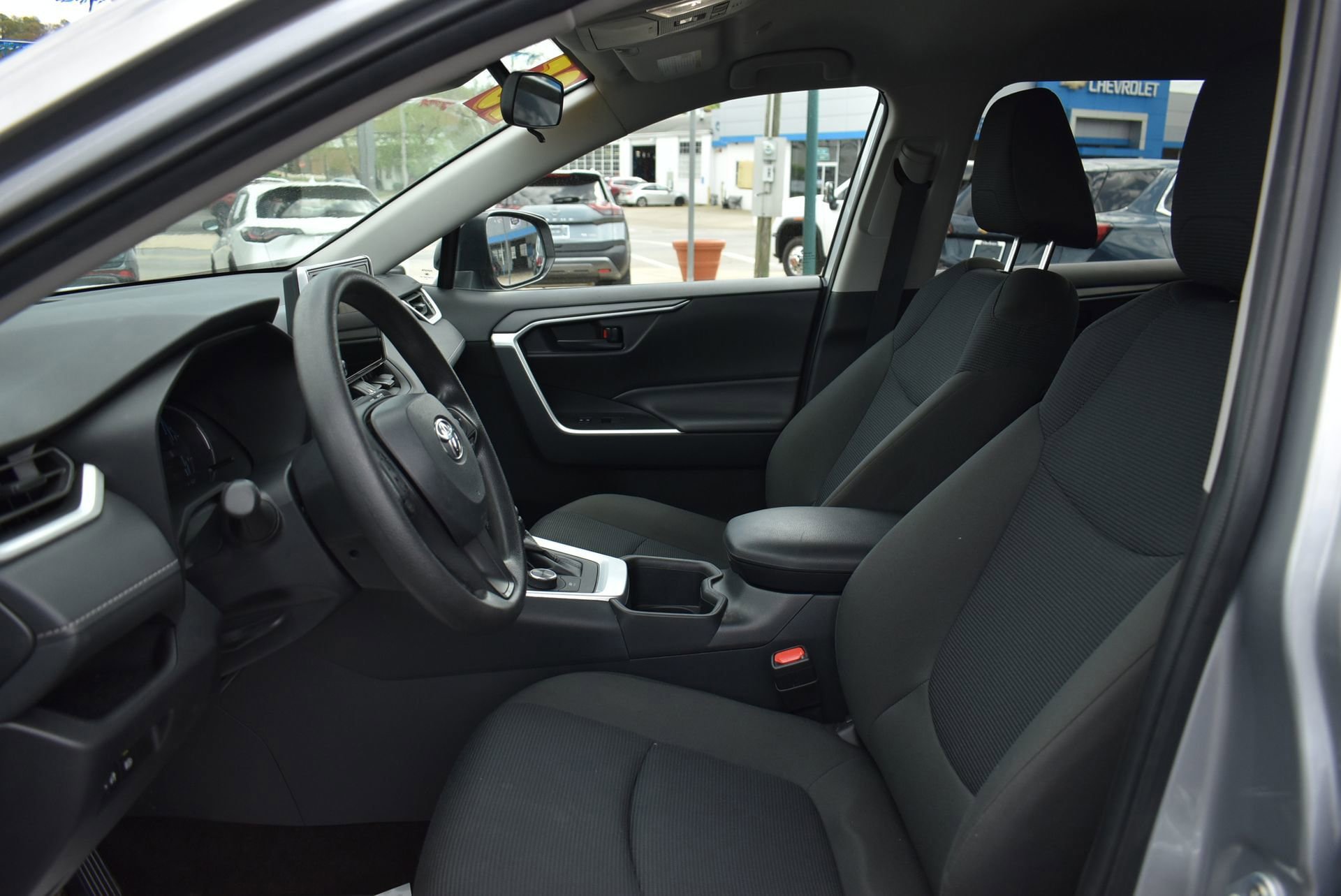 Used 2025 Toyota RAV4 LE AWD/4WD image 14