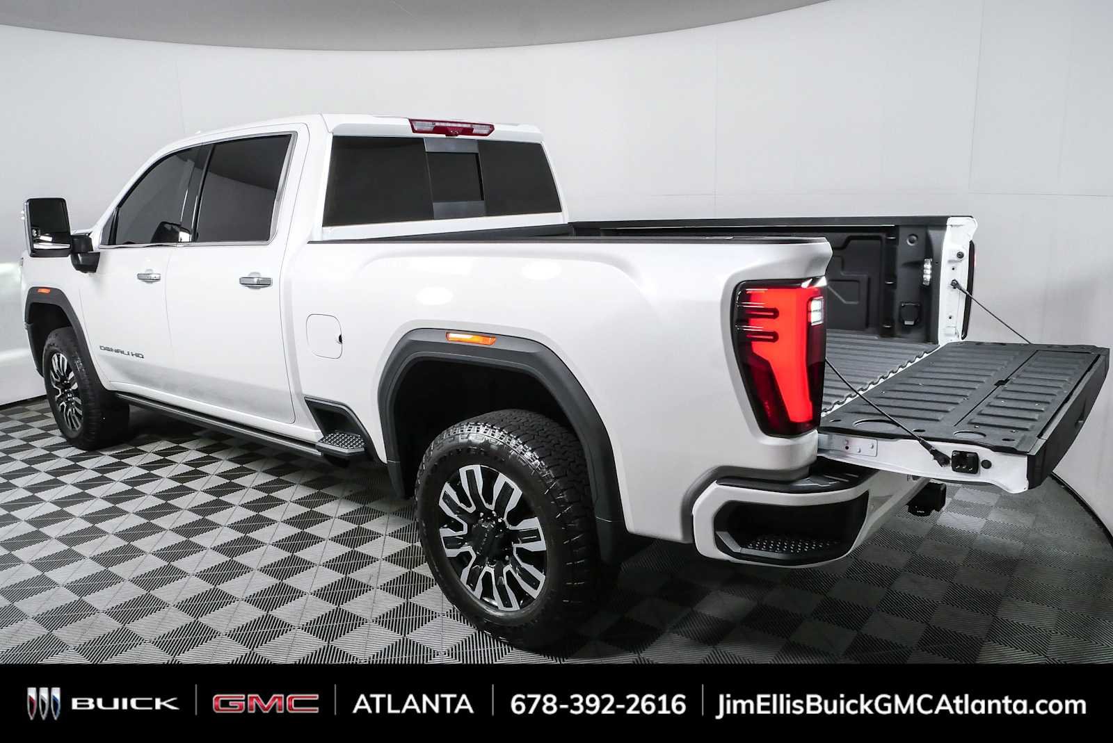 Used 2025 GMC Sierra 2500 Denali Ultimate AWD/4WD image 32