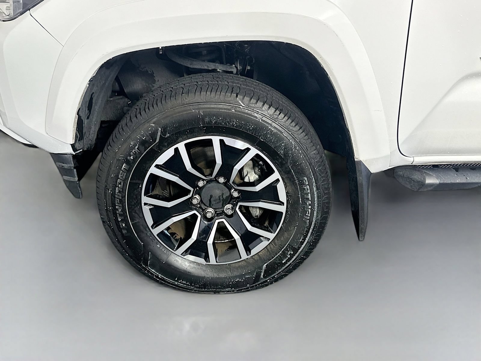 Used 2020 Toyota Tacoma TRD Sport w/ Technology Package AWD/4WD image 28