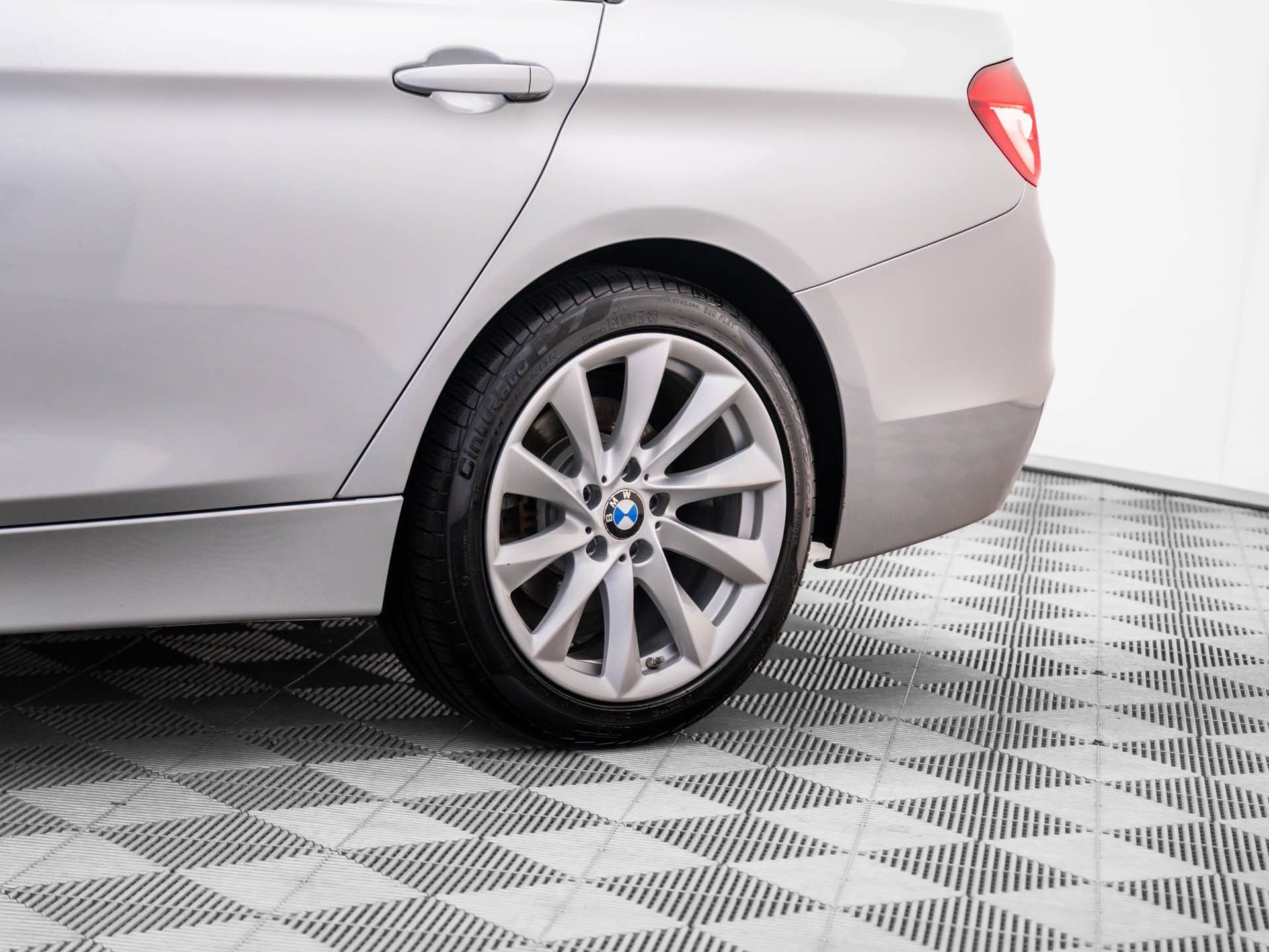 Used 2016 BMW 320i xDrive 320i xDrive image 32