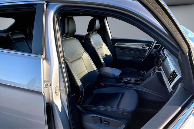 Used 2022 Volkswagen Atlas Cross Sport SEL R-Line image 29