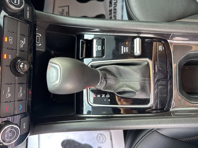 Used 2024 Jeep Compass Latitude image 17