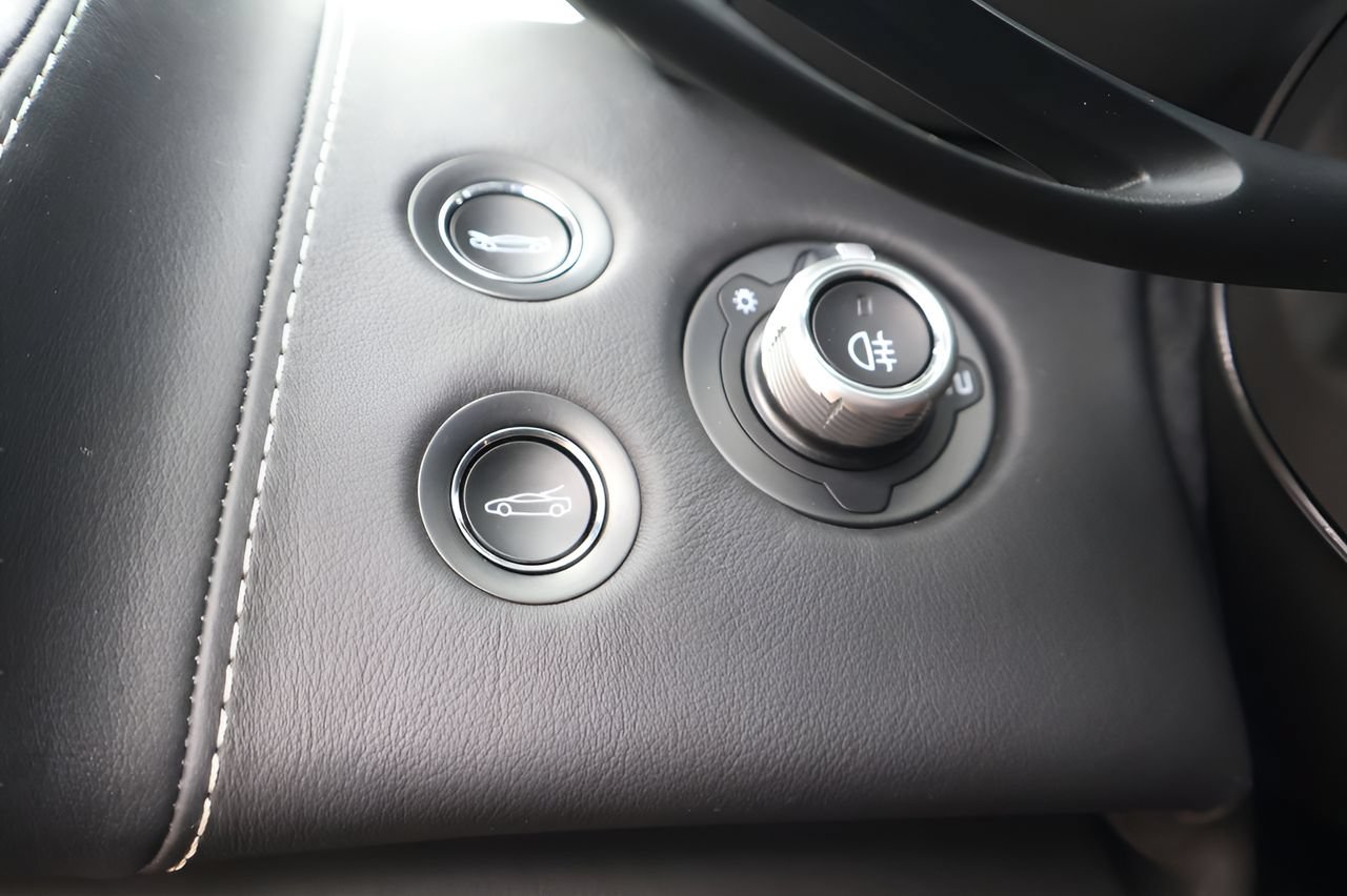 Used 2023 McLaren GT RWD image 18