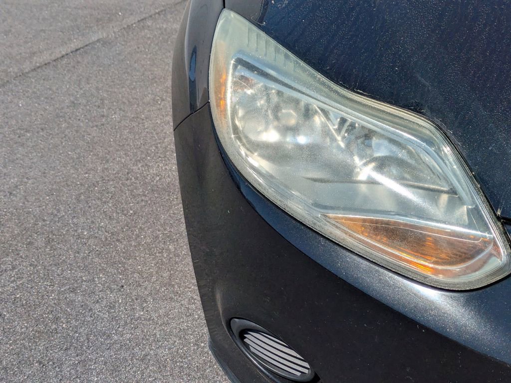 Used 2014 Ford Focus SE w/ SE Winter Package image 10