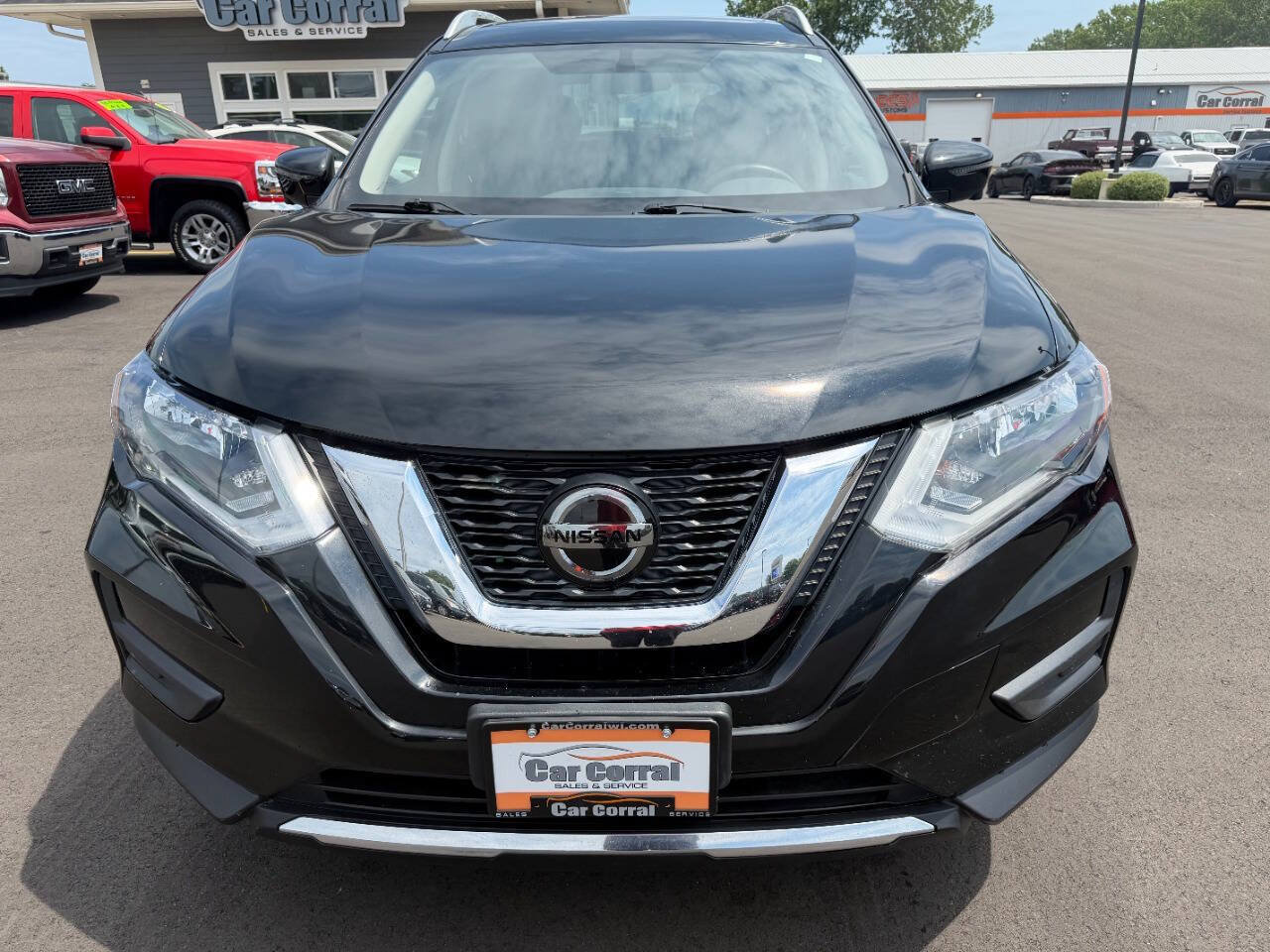 Used 2018 Nissan Rogue SV w/ Sun & Sound Touring Package AWD/4WD image 8